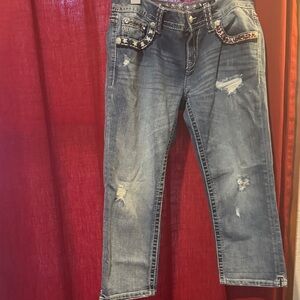 Miss Me Blue Distressed cropped
 Jeans